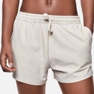 Outdoor Voices Sunday shorts in Oatmeal medium